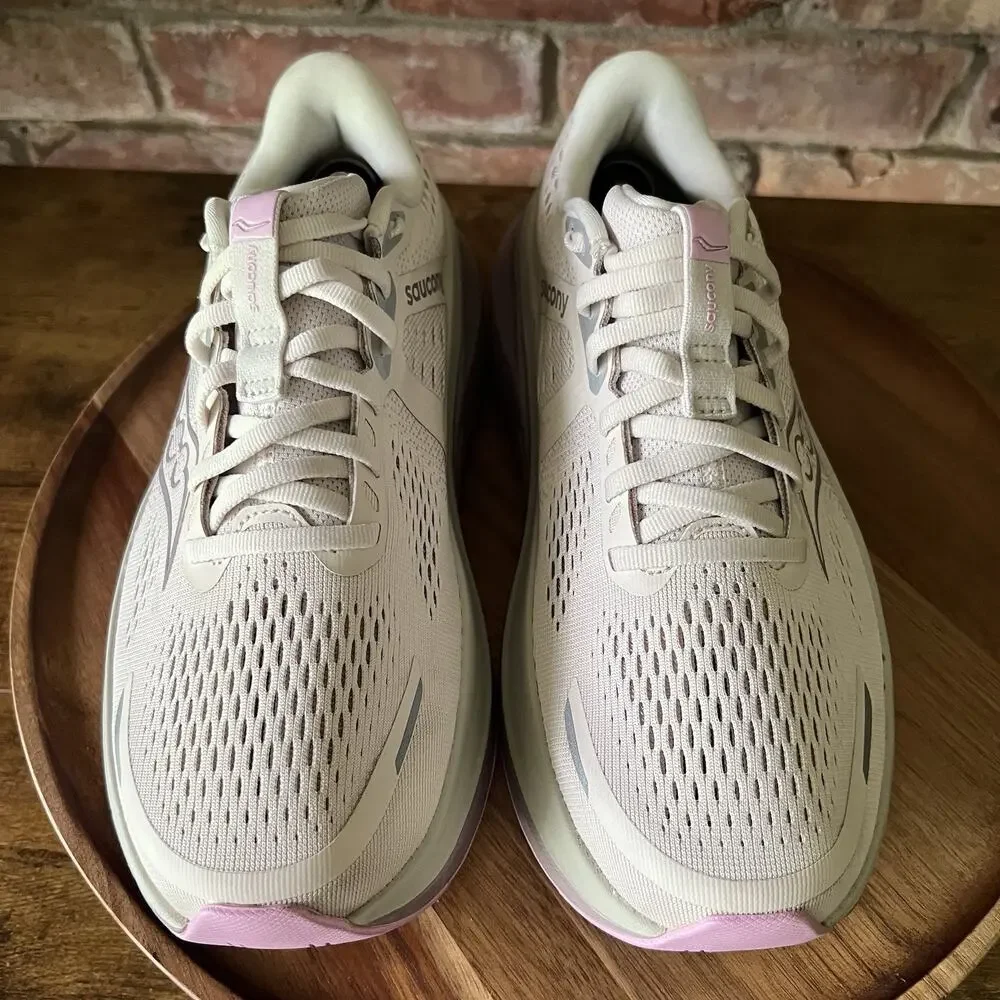 Saucony Guide 18 Cushioned Women Size 9 Cream Lavender Running Shoes Sneakers